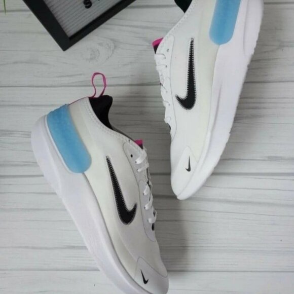9 WOMEN'S NIKE AMIXA WHITE / BLUE / BLACK SNEAKERS CD5403-102 - Picture 1 of 9
